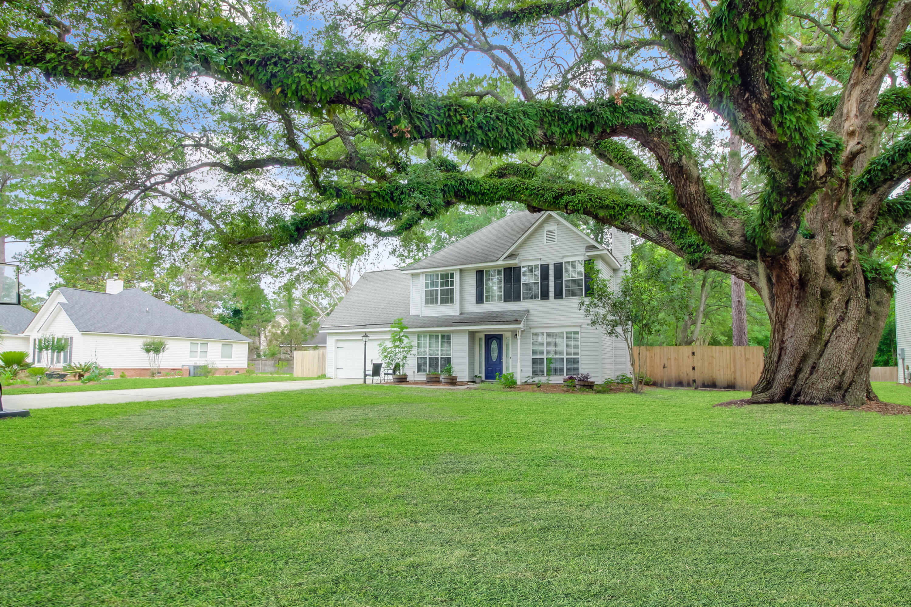 709 Black Oak Boulevard