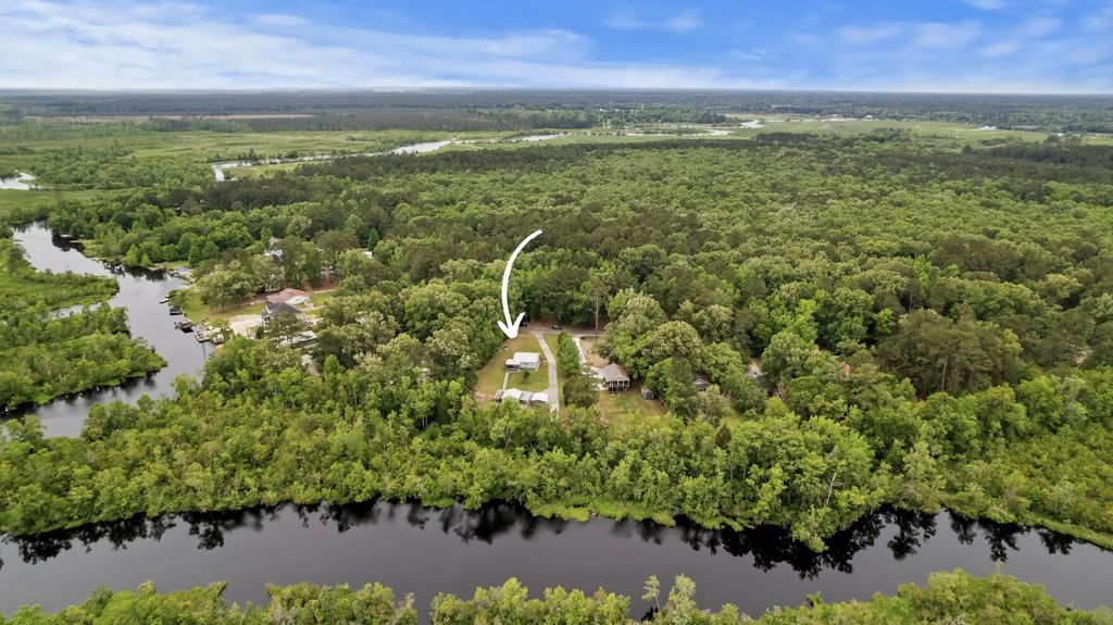 Photo of 589 Backfield Road, Walterboro, SC 29488 (MLS # 26012329)