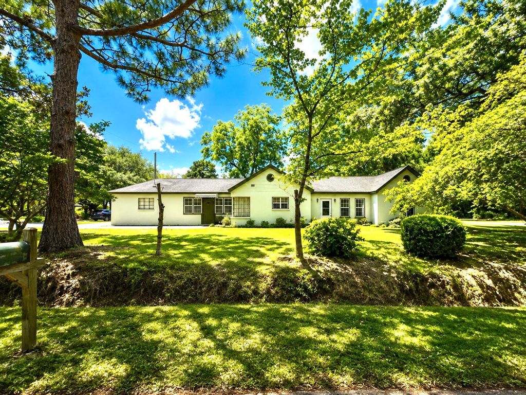 Photo of 305 Geddes Avenue, Charleston, SC 29407 (MLS # 26014282)