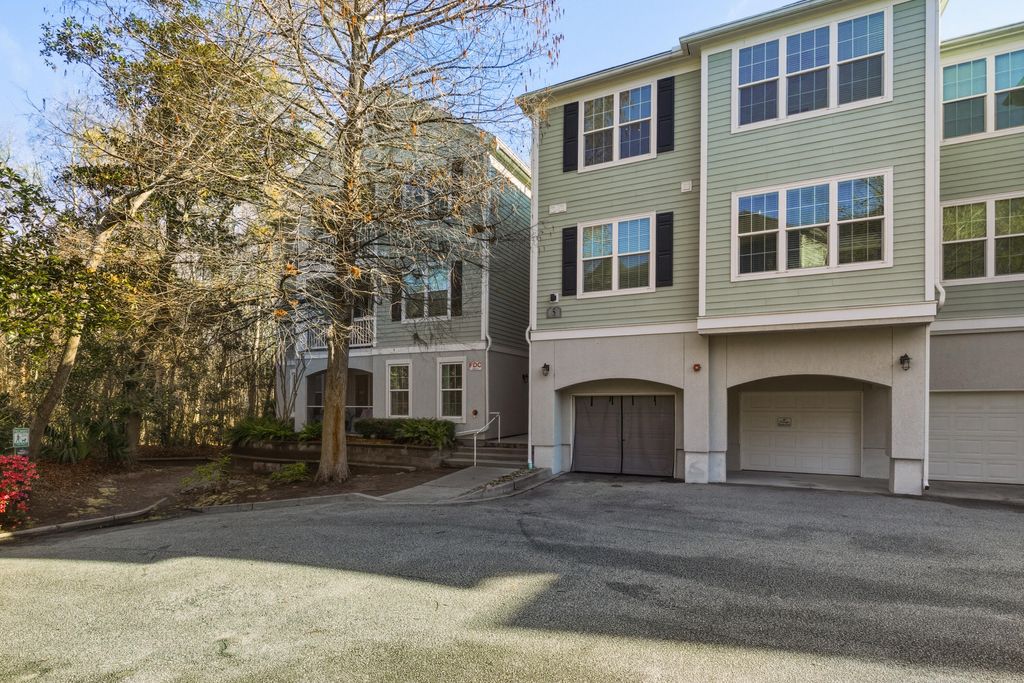 Photo of 60 Fenwick Hall Allee Alley #Apt 537, Johns Island, SC 29455 (MLS # 26008610)