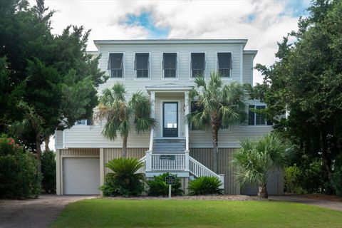 A home in Edisto Beach