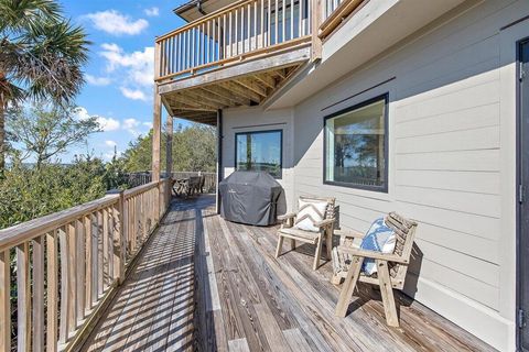 A home in Dewees Island