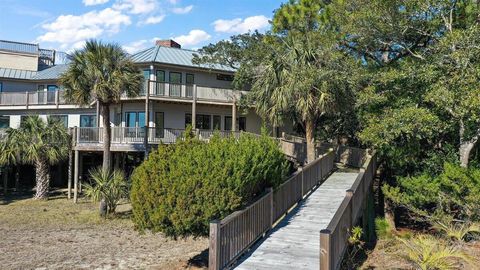 A home in Dewees Island