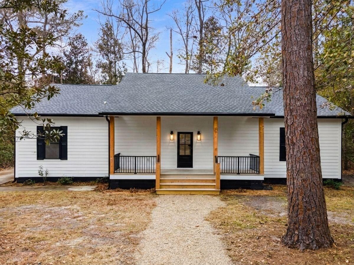 406 Center Street