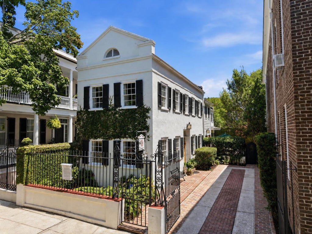Photo of 35 Wentworth Street, Charleston, SC 29401 (MLS # 26016211)
