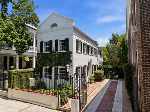 Photo of 35 Wentworth Street, Charleston, SC 29401 (MLS # 26016211)
