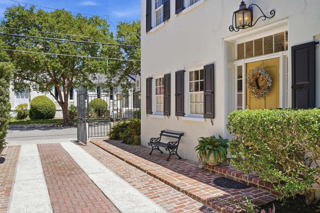 Photo of 35 Wentworth Street, Charleston, SC 29401 (MLS # 26016211)