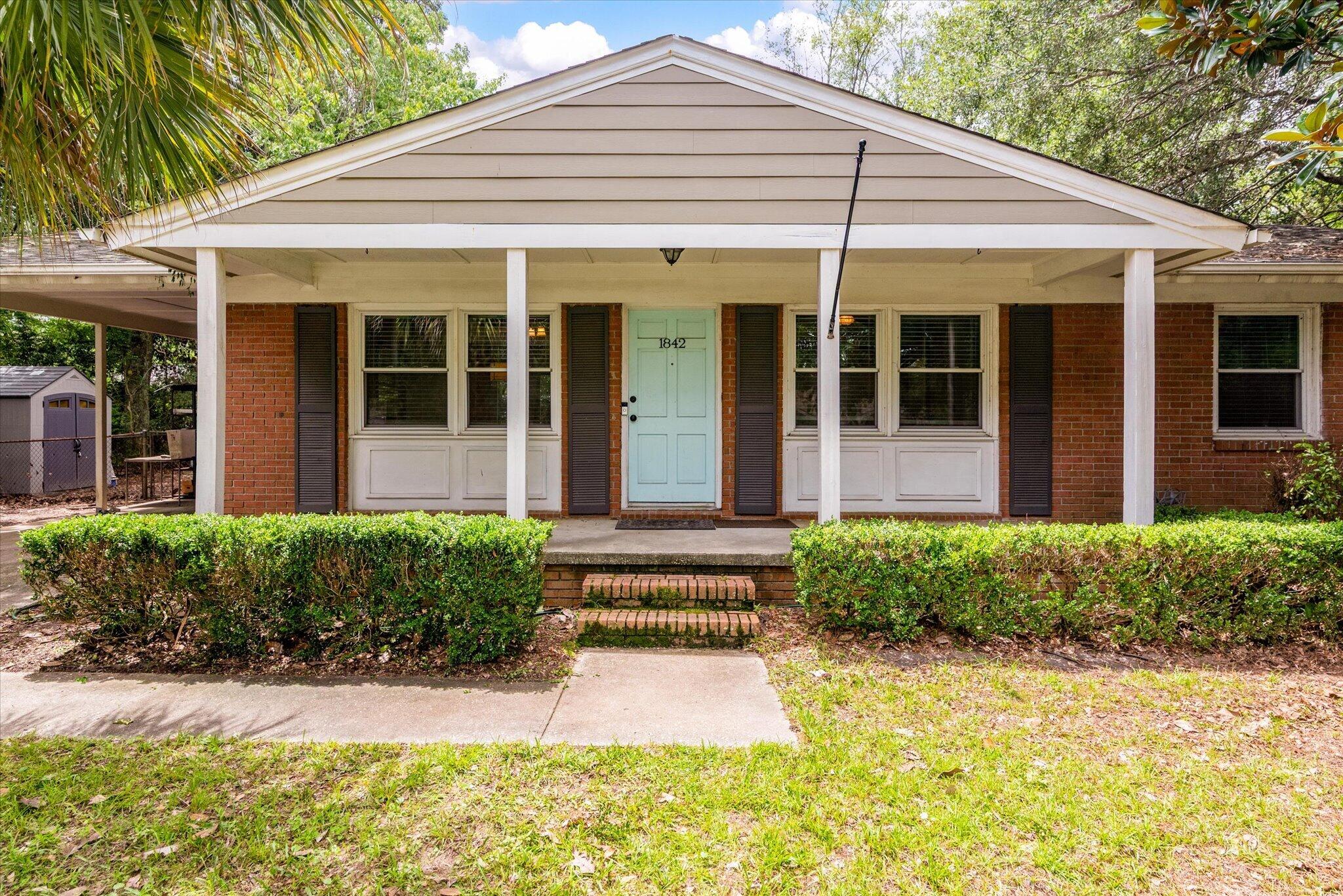 1842 Gippy Lane