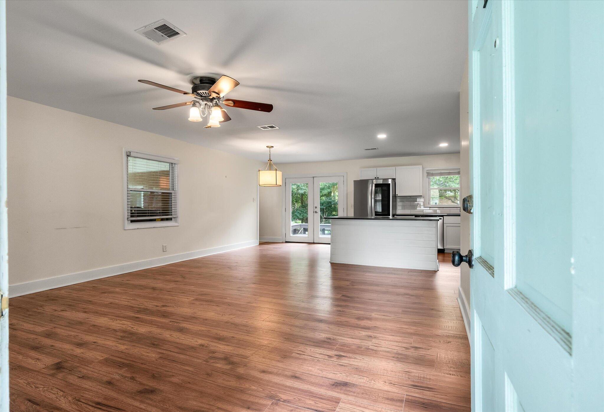 1842 Gippy Lane