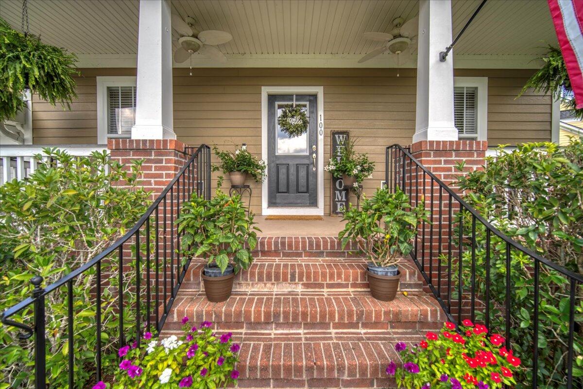 100 Carriage Ride Lane