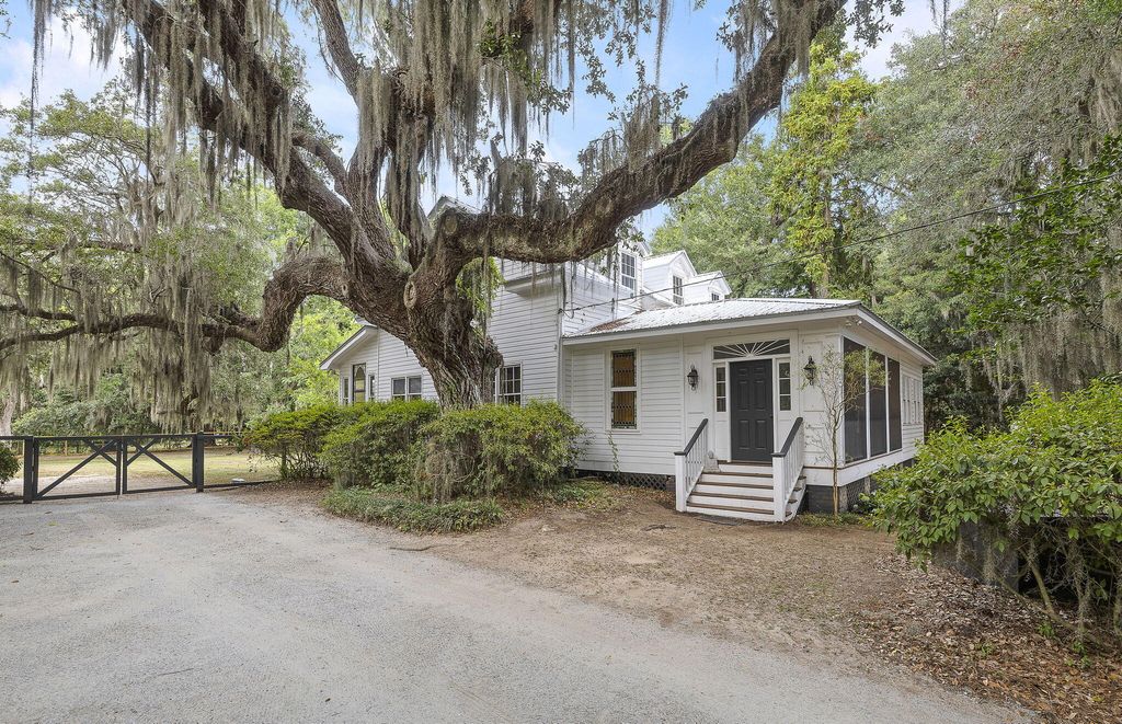 Photo of 2518 Grace Chapel Road, Wadmalaw Island, SC 29487 (MLS # 26020680)