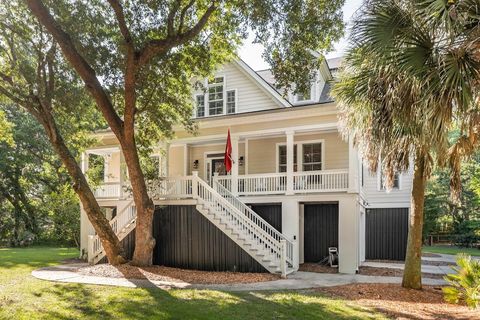 Photo of 2911 Old Tavern Court, Mount Pleasant, SC 29466 (MLS # 25023591)
