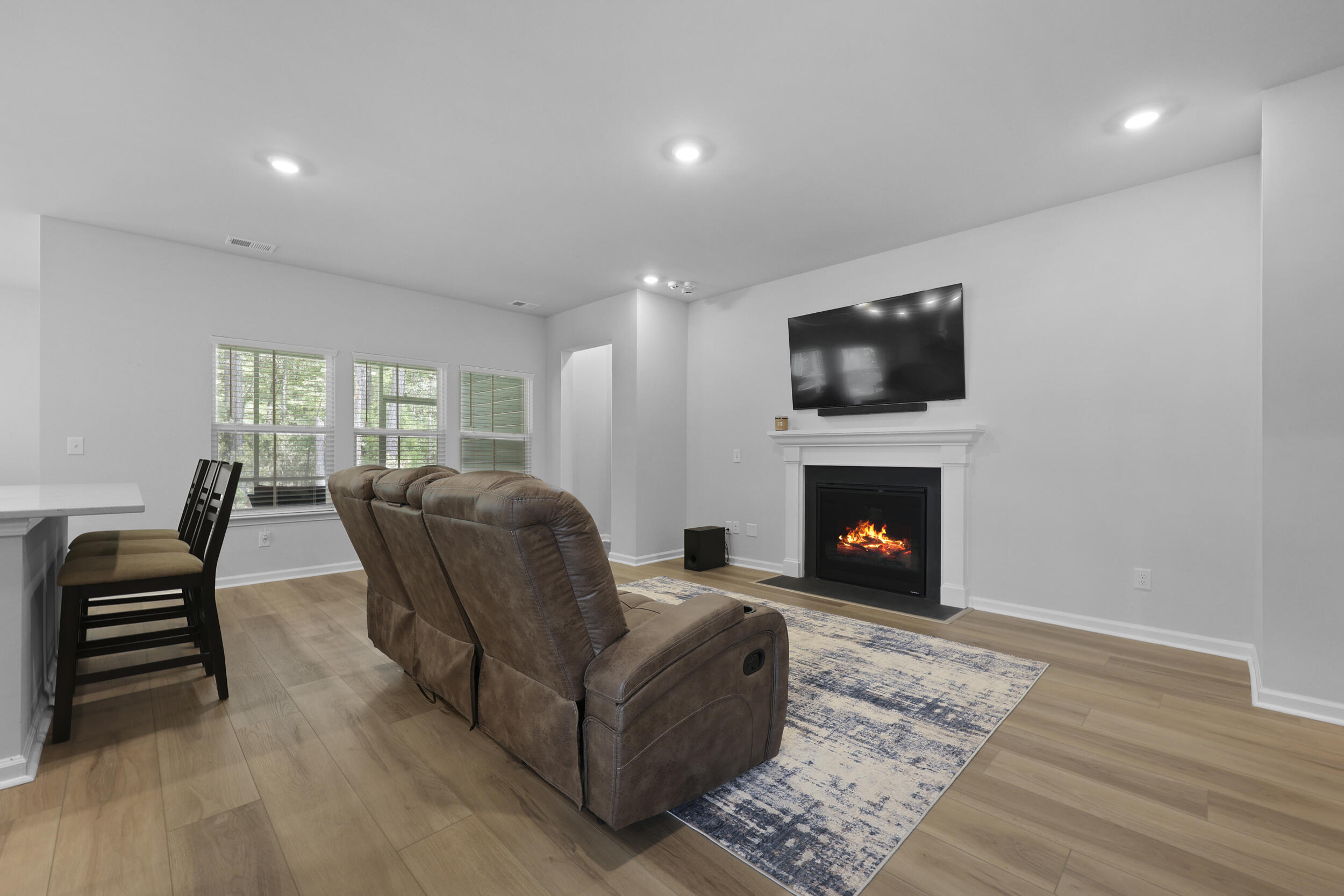 4090 Warmouth Court