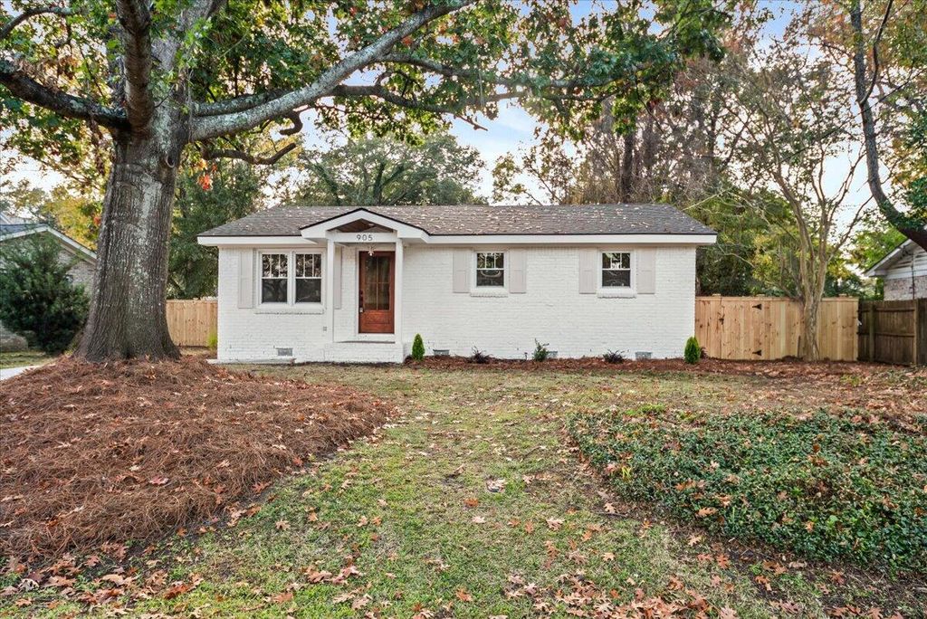 Photo of 905 Randall Drive, Mount Pleasant, SC 29464 (MLS # 25029776)