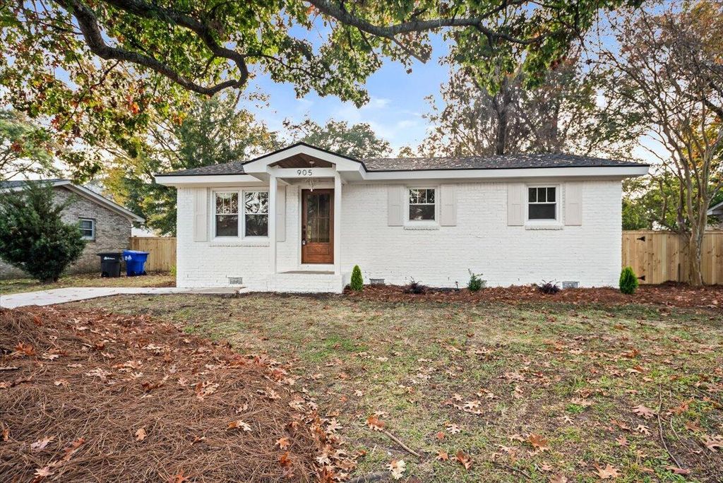 Photo of 905 Randall Drive, Mount Pleasant, SC 29464 (MLS # 25029776)