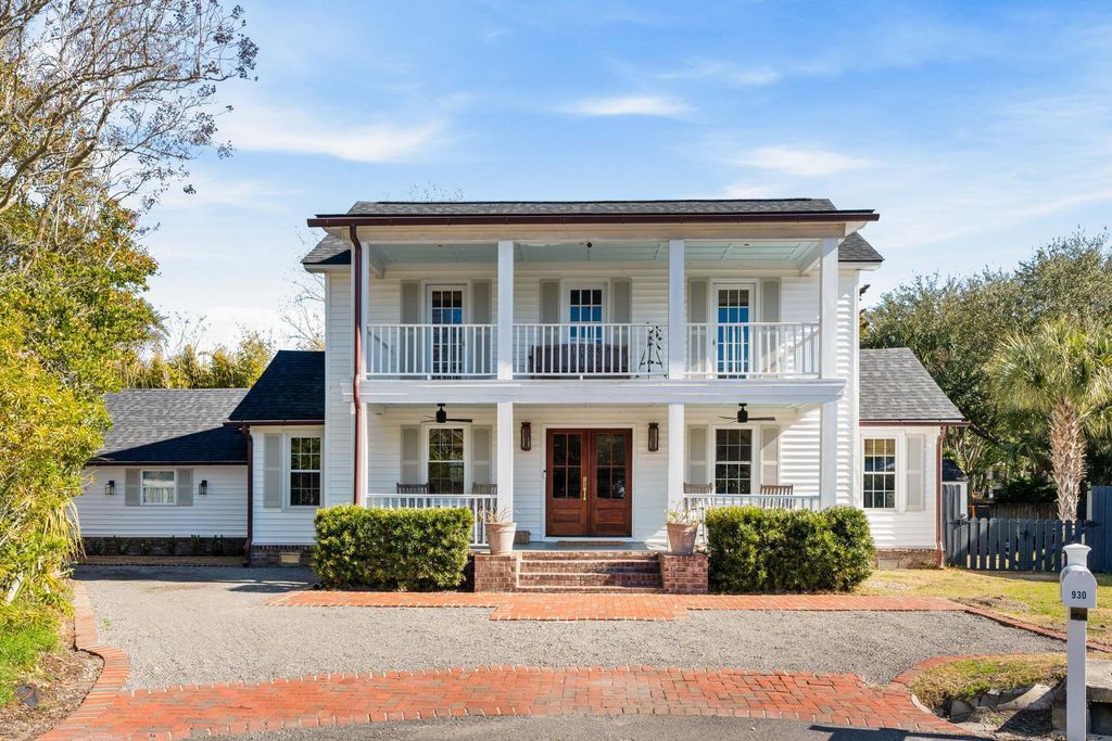 Photo of 930 Richter Way, Mount Pleasant, SC 29464 (MLS # 26009503)