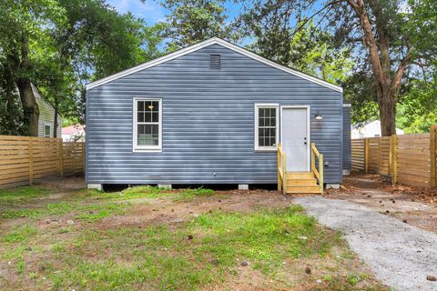 A home in North Charleston