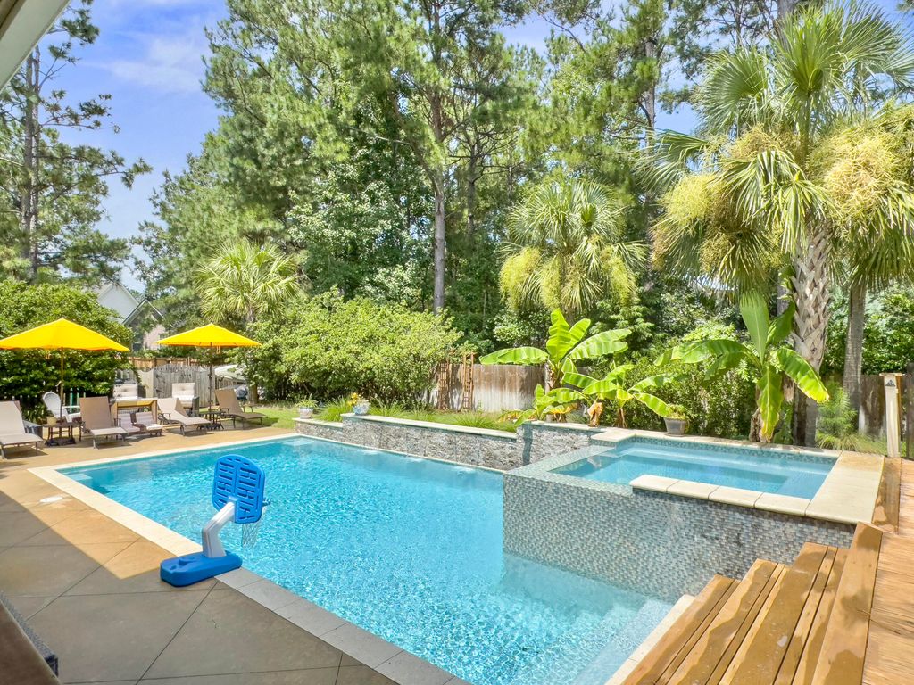 Photo of 102 Castle Harbor Drive, Summerville, SC 29483 (MLS # 25023505)