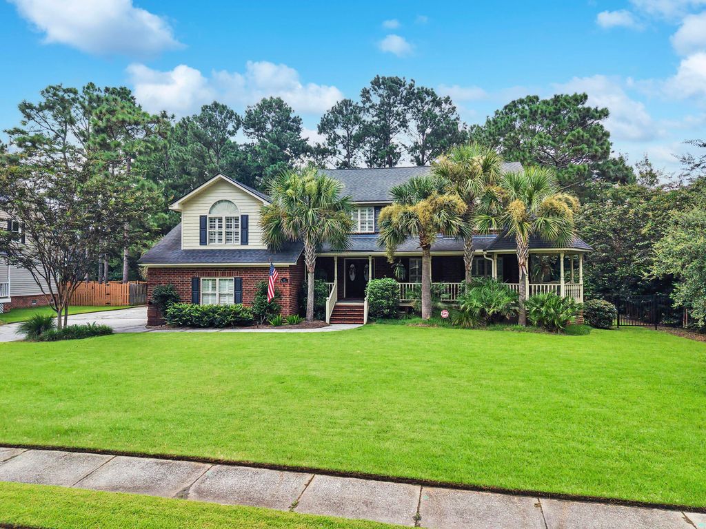 Photo of 102 Castle Harbor Drive, Summerville, SC 29483 (MLS # 25023505)
