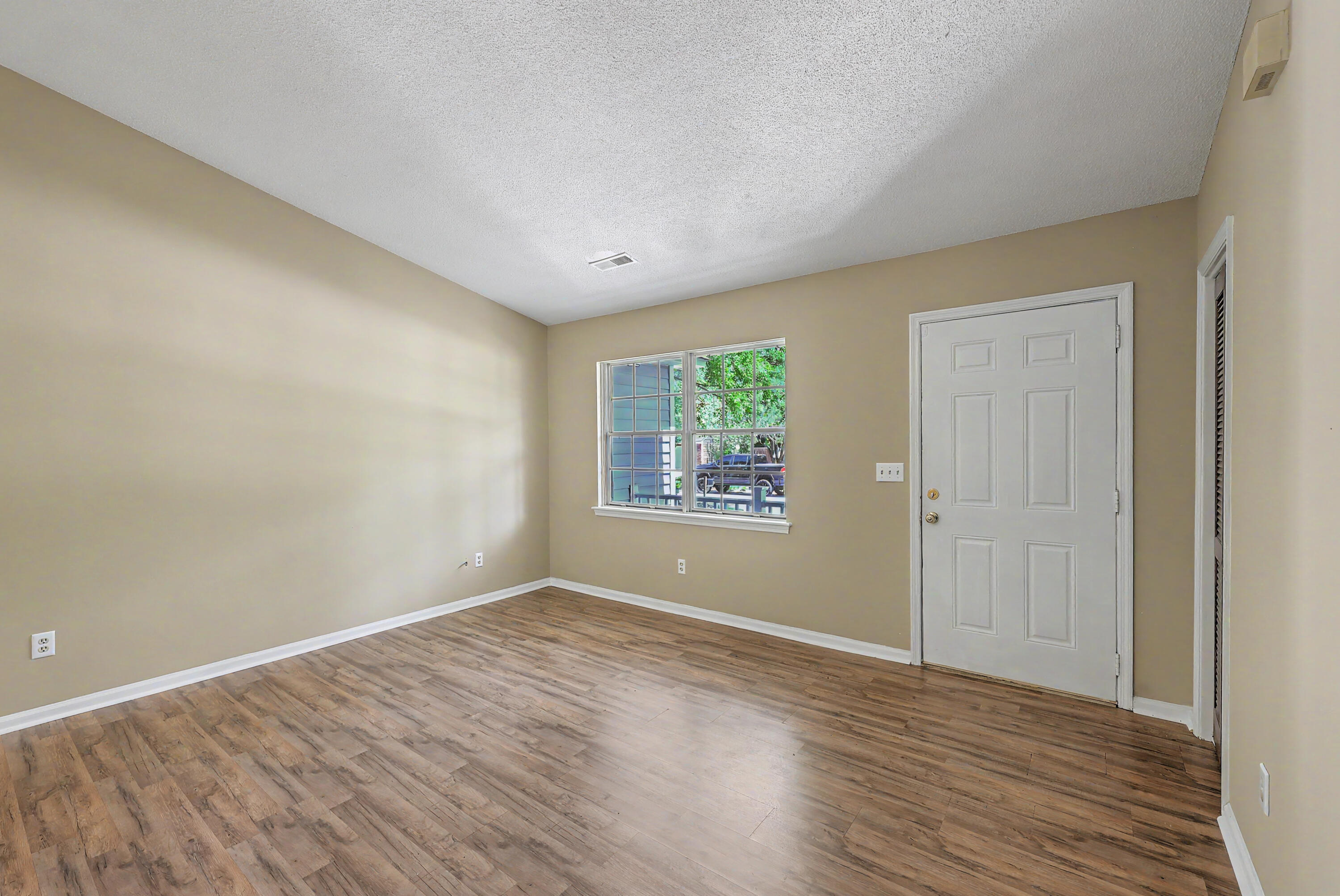 125 Cottonwood Drive