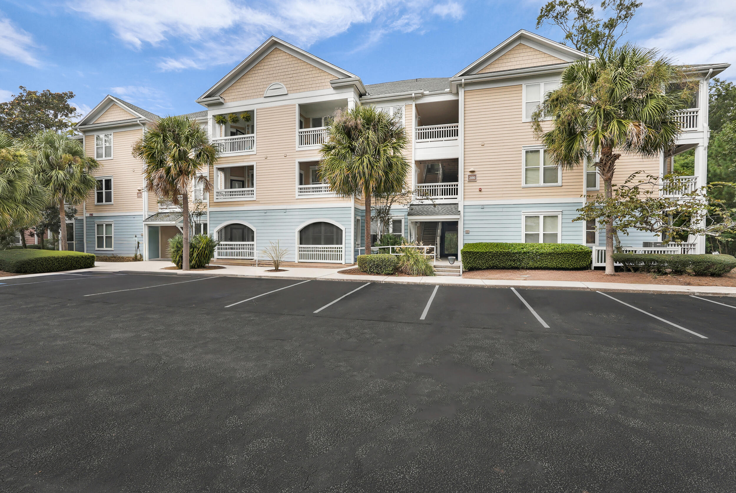 200 Bucksley Lane #205