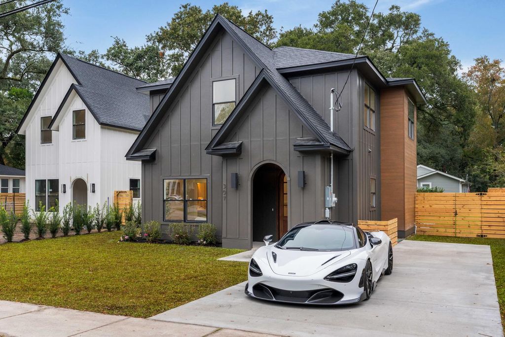 Photo of 307 Magnolia Road, Charleston, SC 29407 (MLS # 25029291)