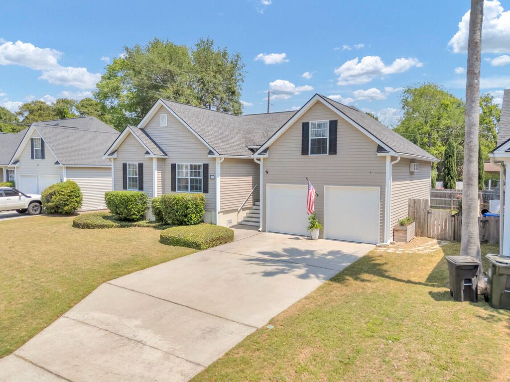 Photo of 430 Planters Trace Drive, Charleston, SC 29412 (MLS # 26012036)