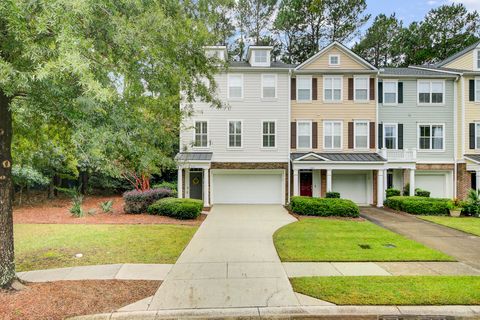Photo of 272 Fair Sailing Road, Mount Pleasant, SC 29466 (MLS # 25027931)