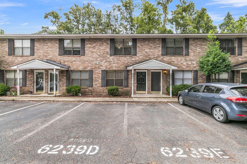 Photo of 6239 Lucille Drive Drive #17-D, North Charleston, SC 29406 (MLS # 25027097)
