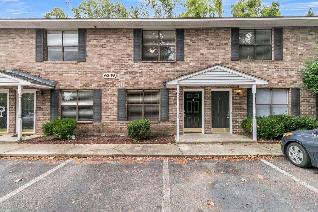 Photo of 6239 Lucille Drive Drive #17-D, North Charleston, SC 29406 (MLS # 25027097)