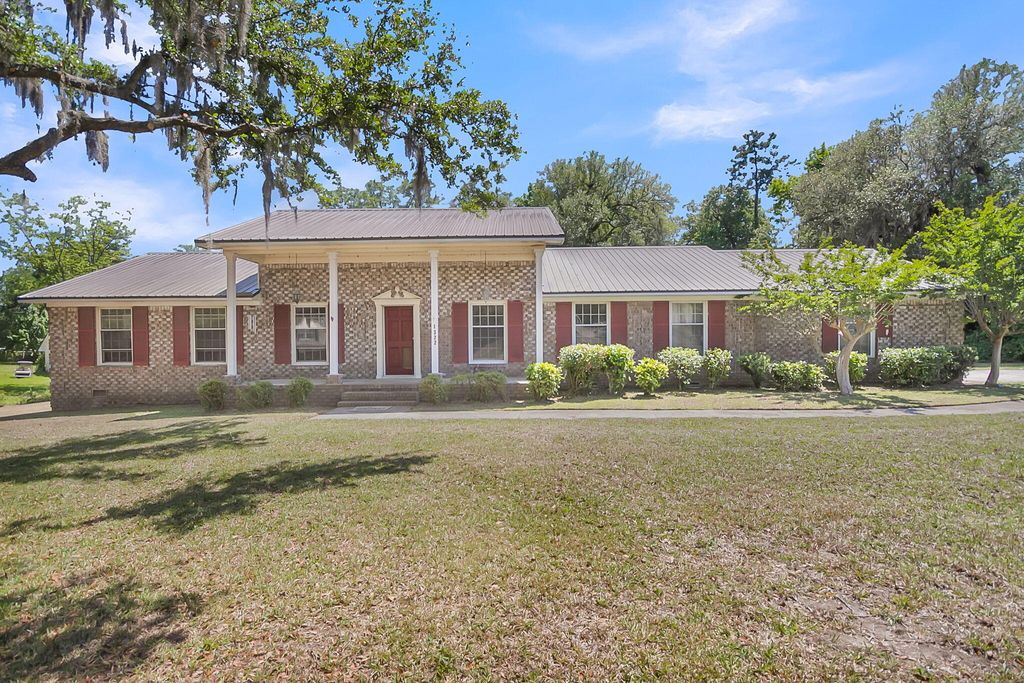 Photo of 1322 Old Fort Road, Moncks Corner, SC 29461 (MLS # 26013251)