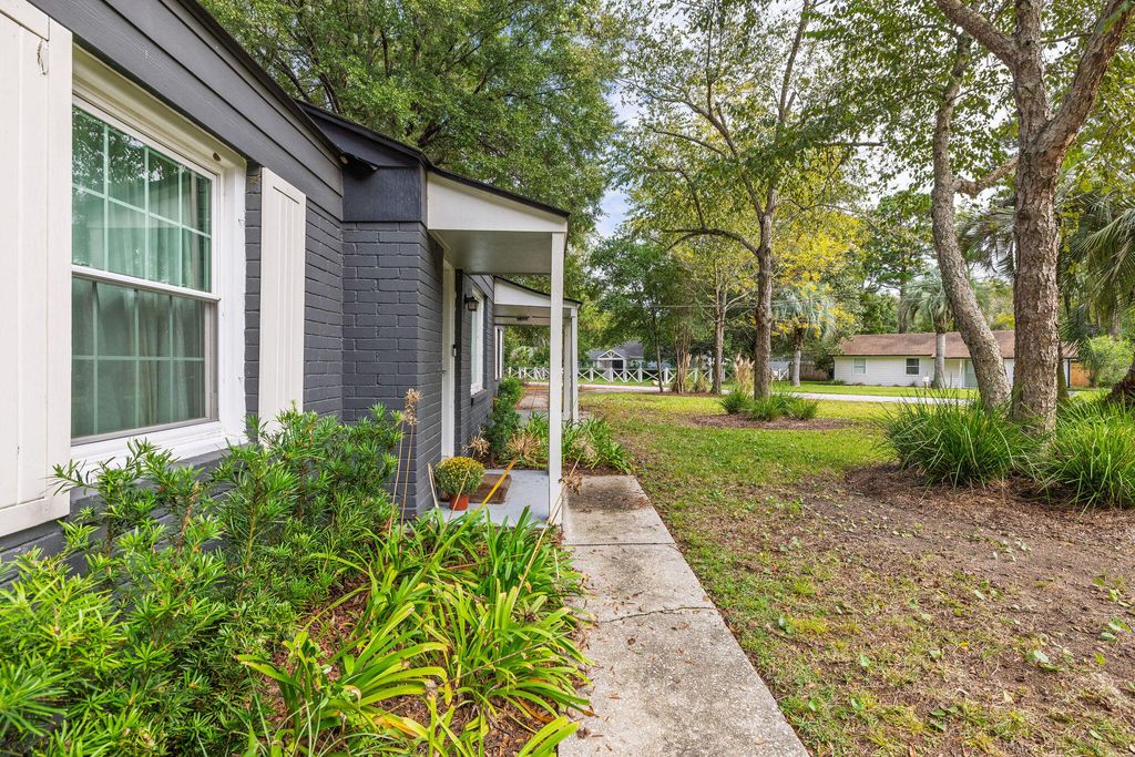 Photo of 2 Ellen Avenue, Mount Pleasant, SC 29464 (MLS # 25027591)