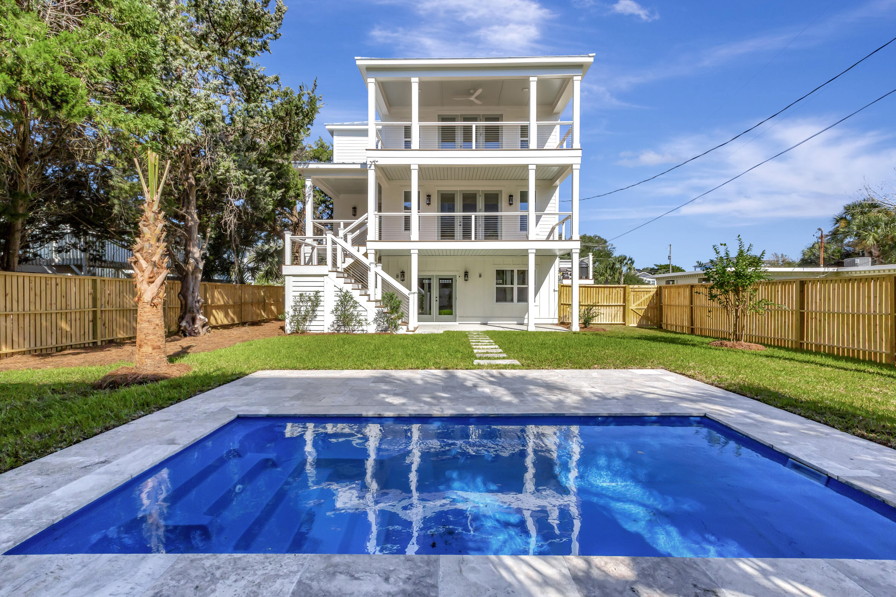 312 Palm Boulevard