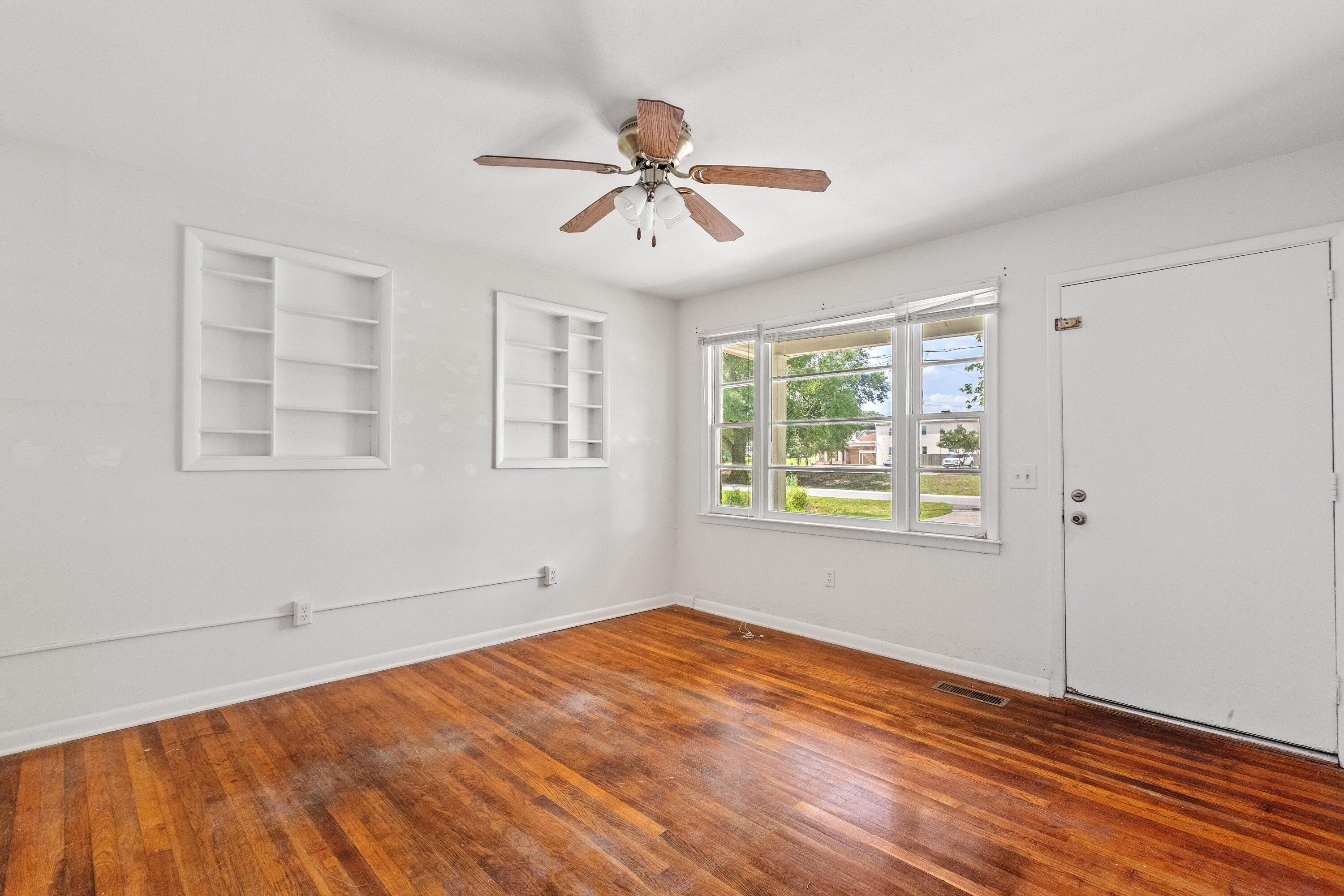 356 Price Street