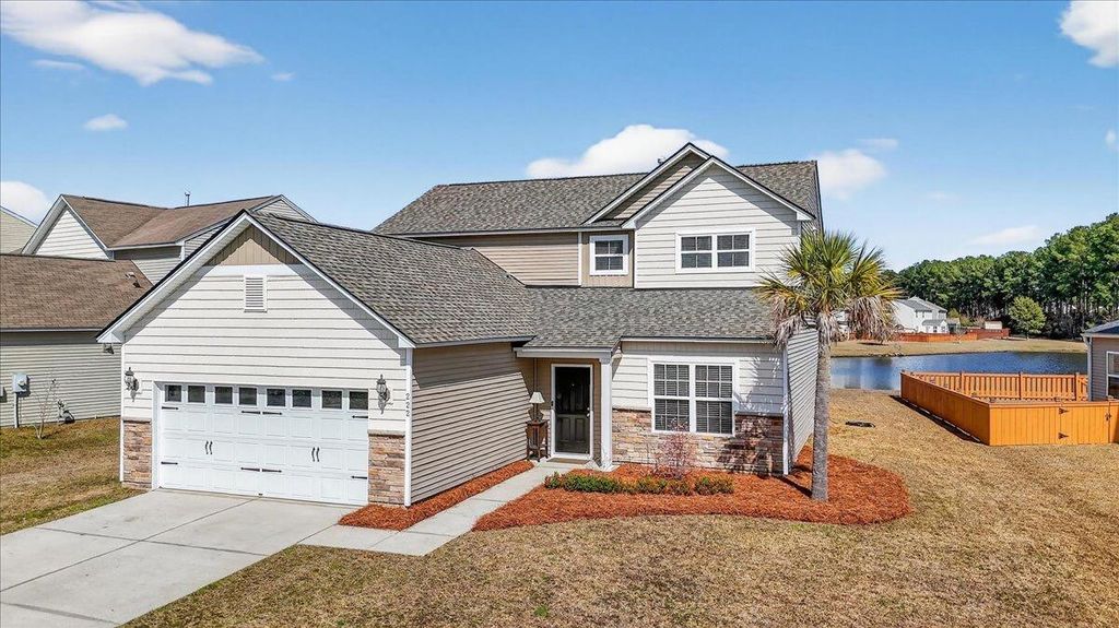 Photo of 222 Decatur Drive, Summerville, SC 29486 (MLS # 26006681)