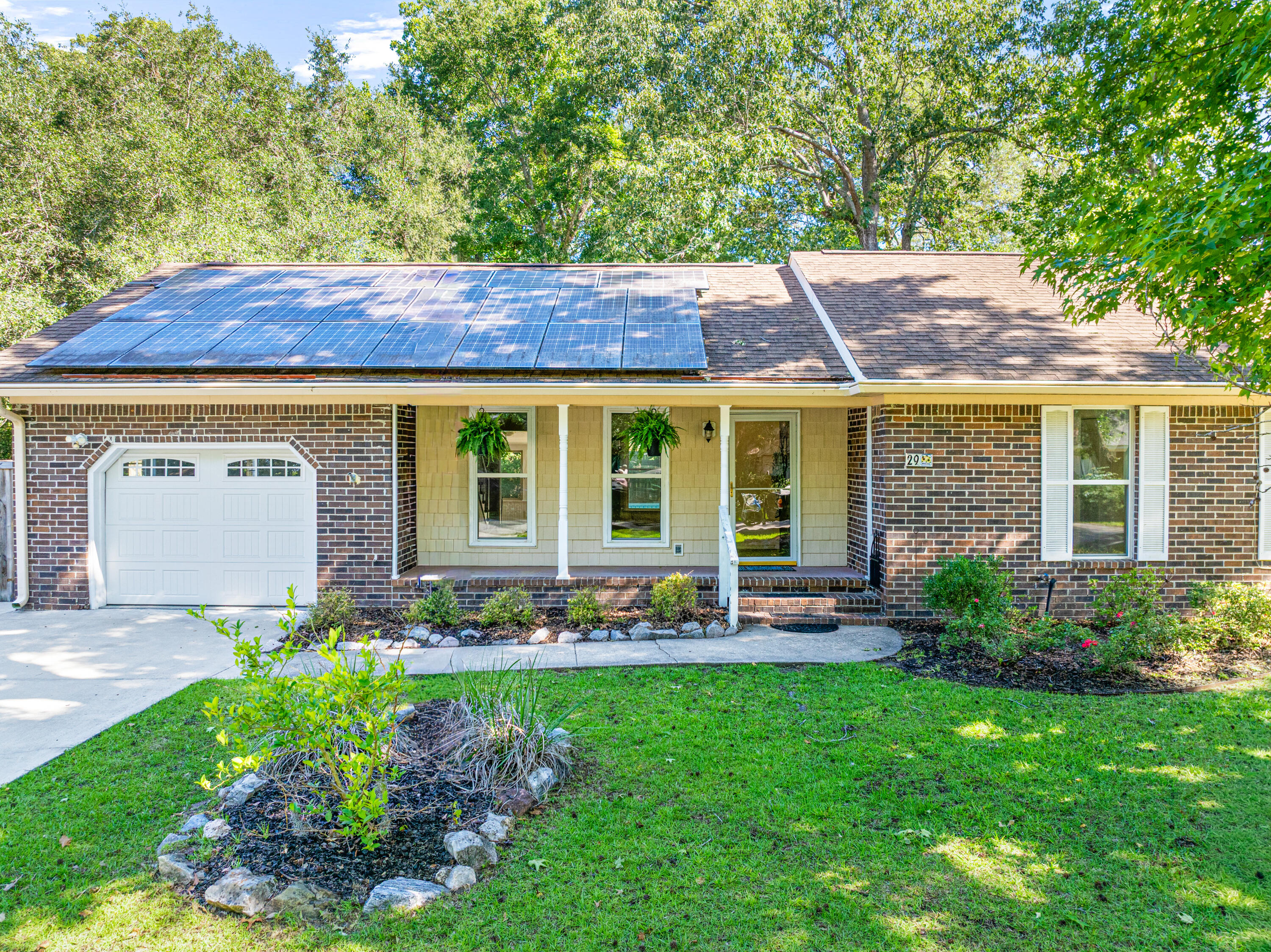 29 Hillcreek Boulevard