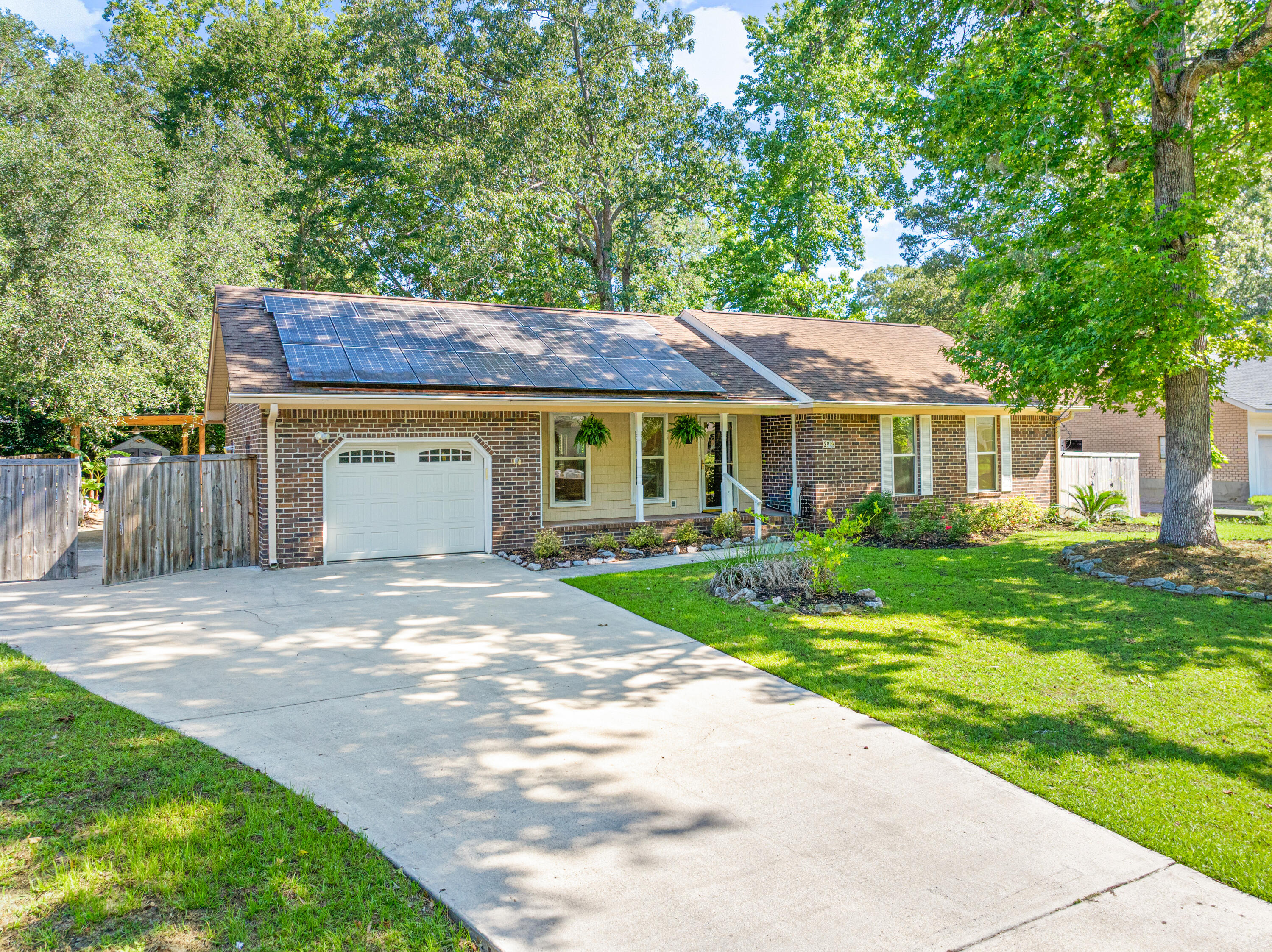 29 Hillcreek Boulevard