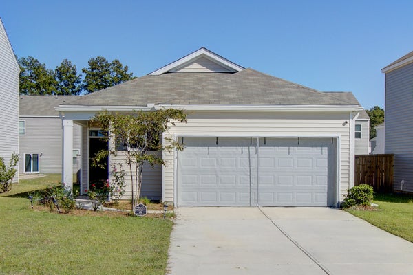 414 EASTERN PINE DR, SUMMERVILLE, SC 29486 - Image 2d0930e8e16b7f7f7aa7f34ffef90c24/2568166802