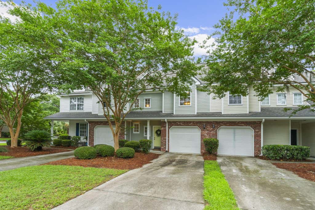 Photo of 111 Larissa Drive, Charleston, SC 29414 (MLS # 26016248)