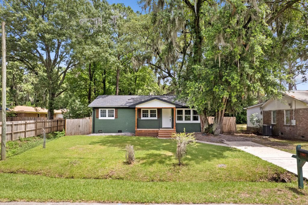 Photo of 1907 Hazelwood Drive, Charleston, SC 29407 (MLS # 26016013)