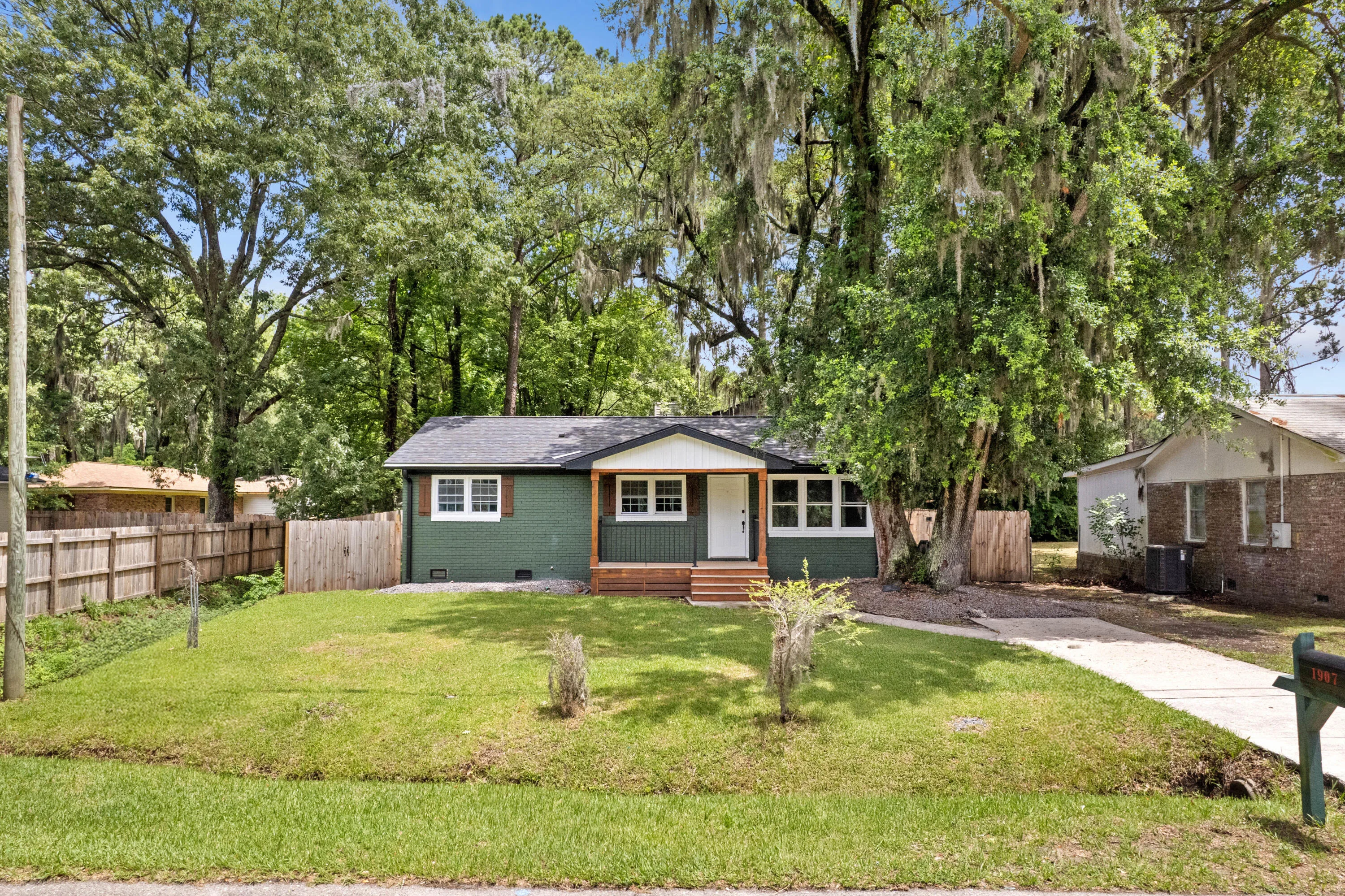1907 Hazelwood Drive
