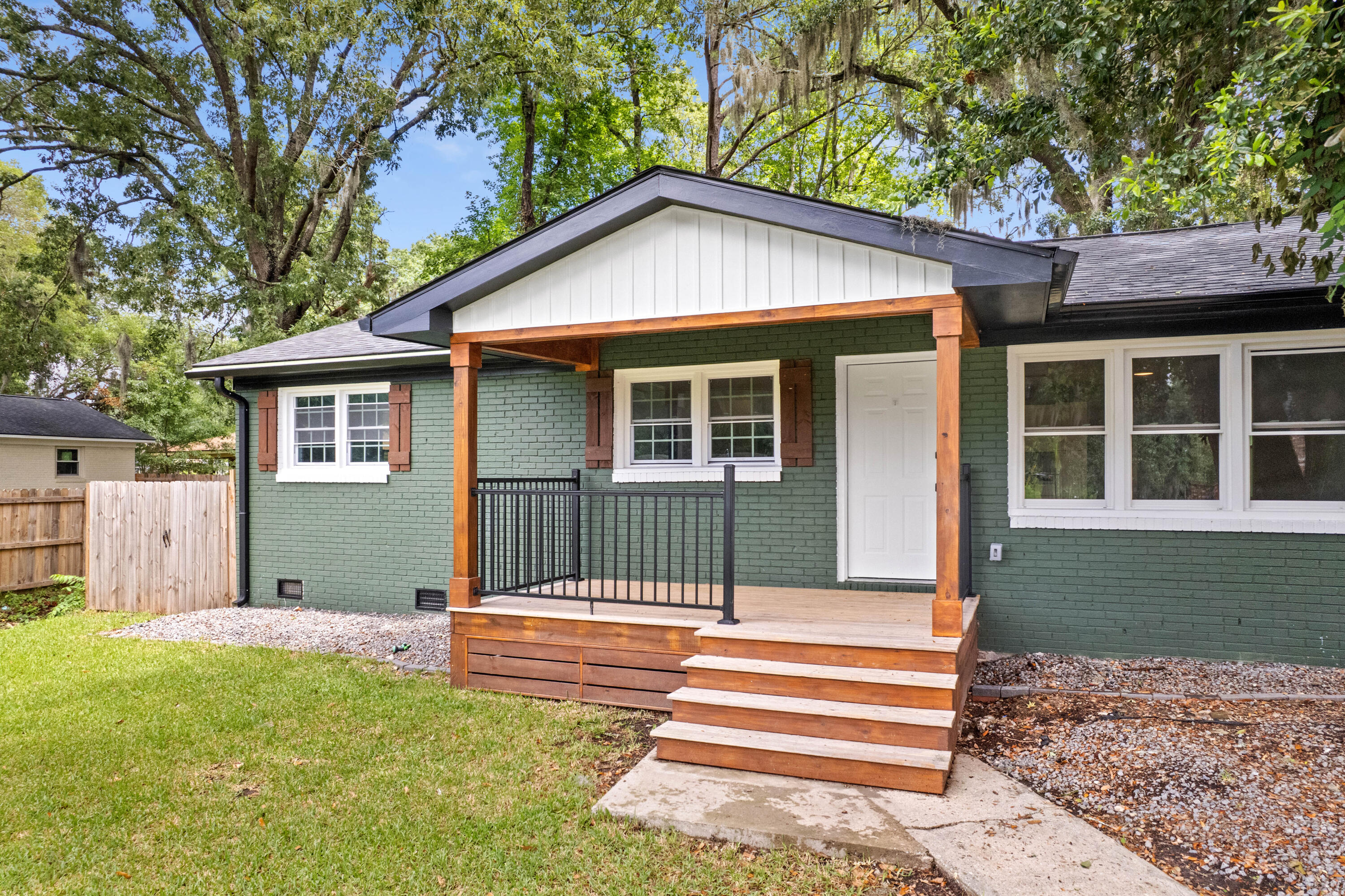 1907 Hazelwood Drive