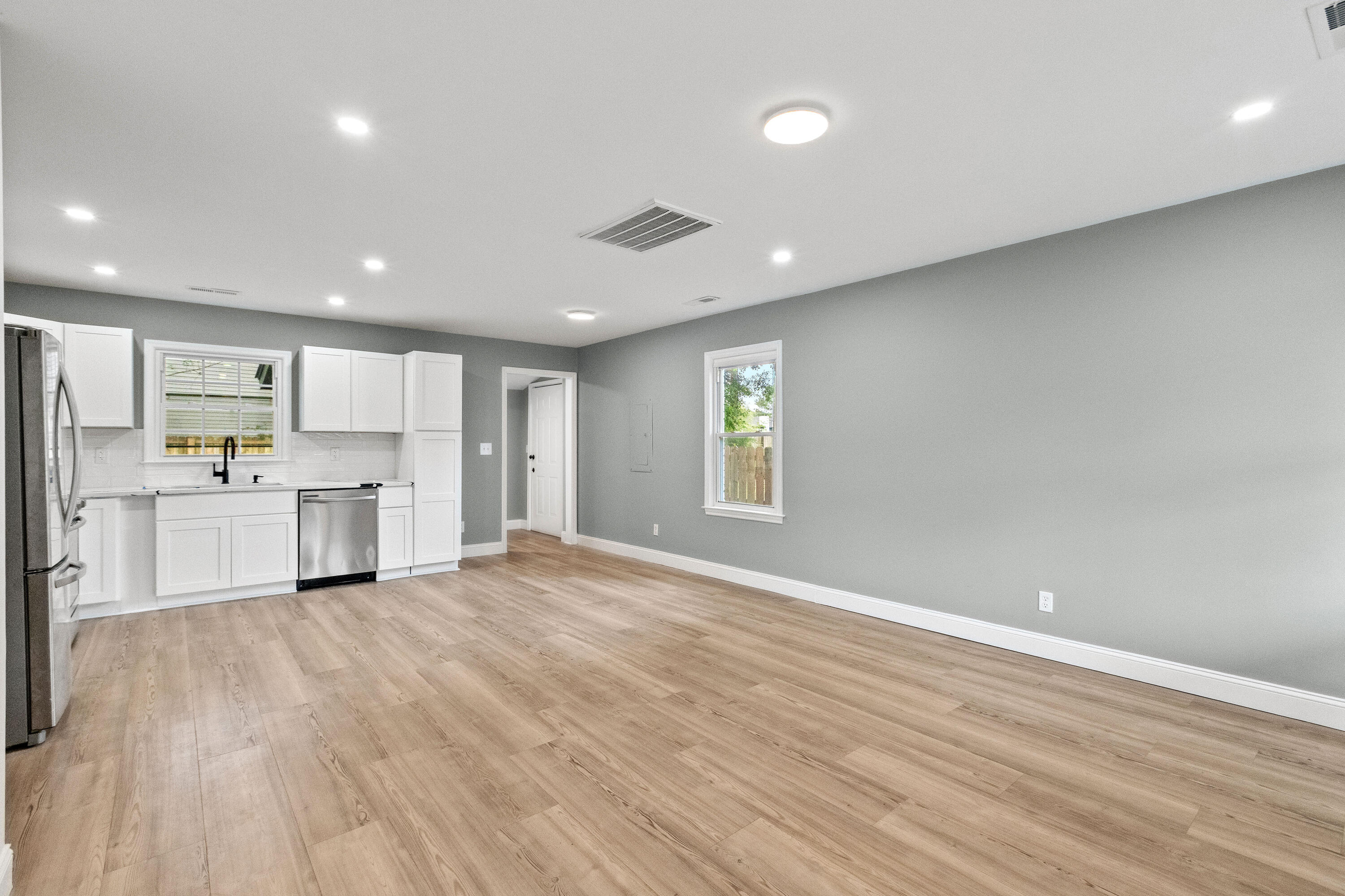 1907 Hazelwood Drive