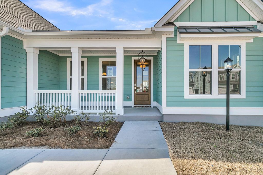 Photo of 737 Maynard Lane, Summerville, SC 29486 (MLS # 26001524)