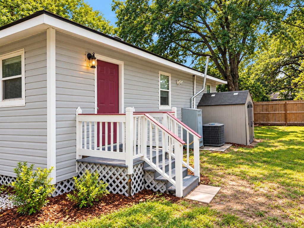 Photo of 1022 Seaside Lane, Charleston, SC 29412 (MLS # 26027531)