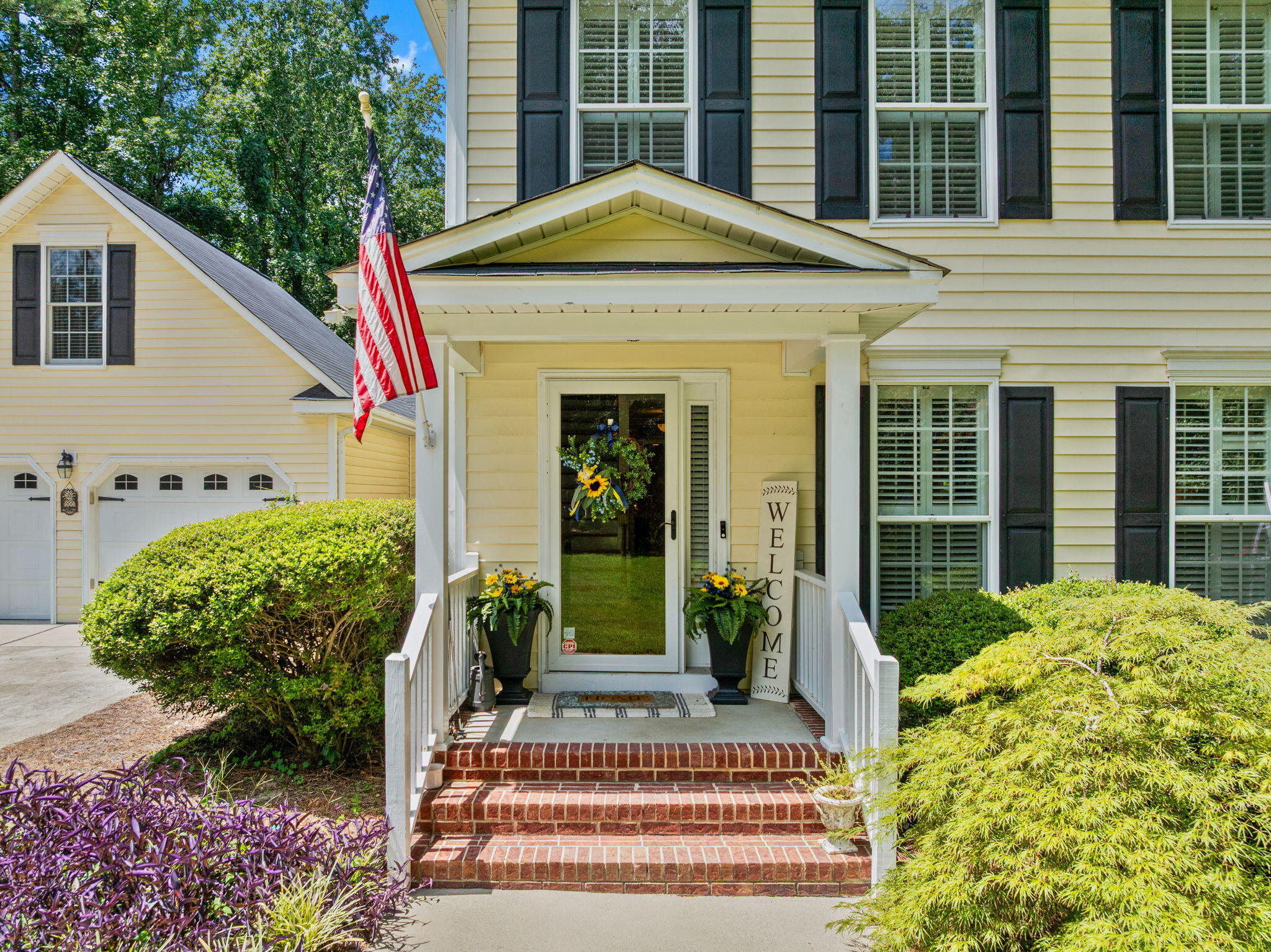 50 Edens Lane