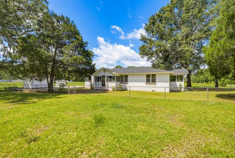 Photo of 231 Big Estate Circle, Yemassee, SC 29945 (MLS # 26018590)