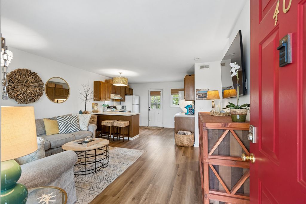 Photo of 408 Saint Charles Court, Charleston, SC 29407 (MLS # 26010096)