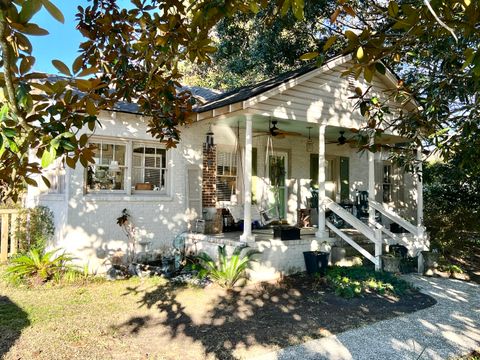 Photo of 1150 Pleasant Pines Street, Mount Pleasant, SC 29464 (MLS # 26005171)