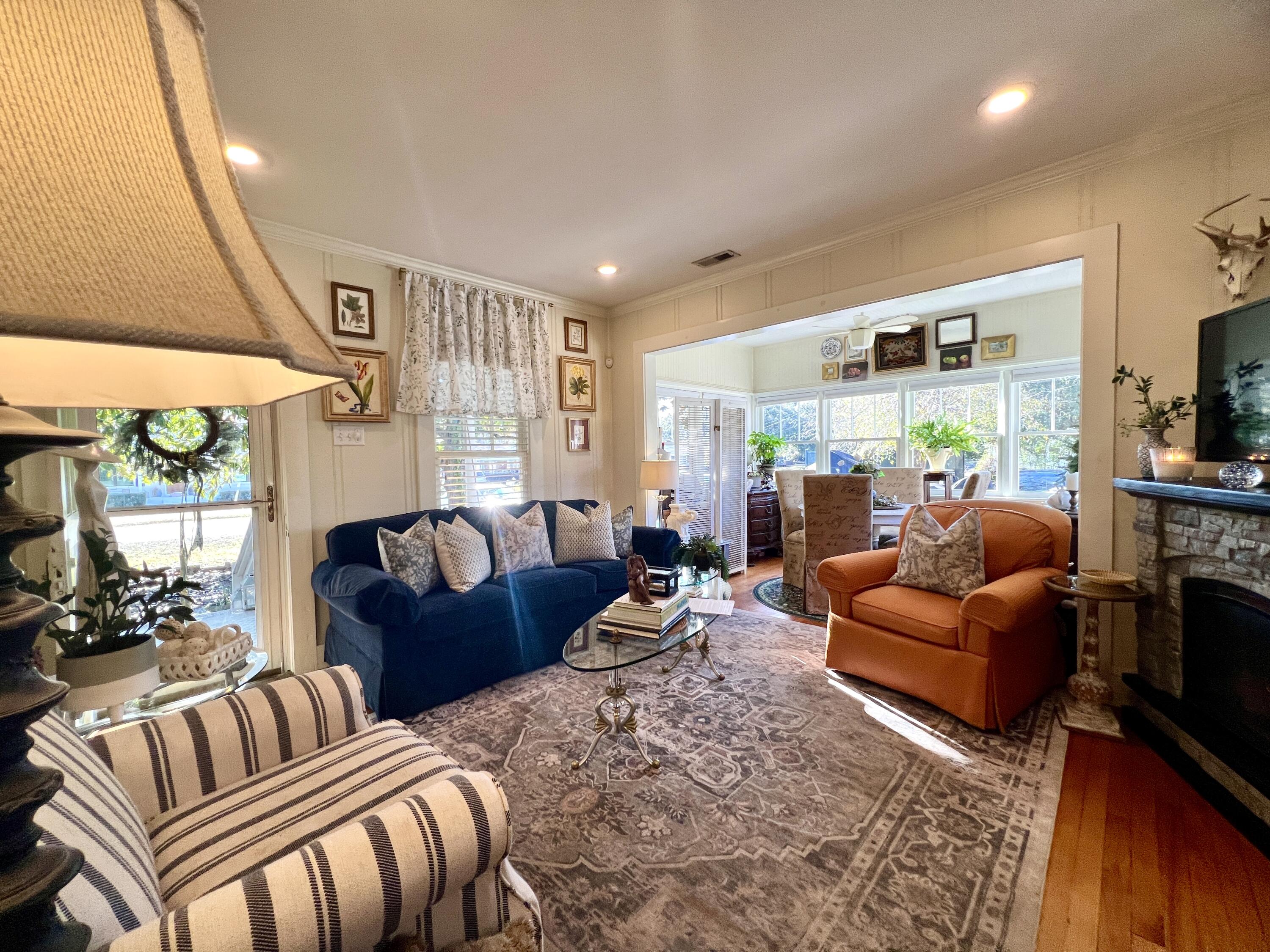 1150 Pleasant Pines Street